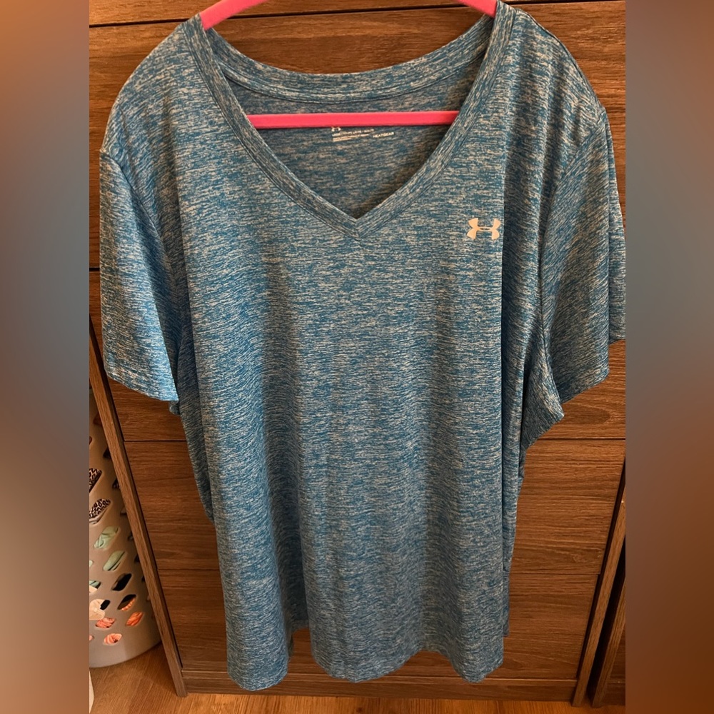 Under Armor 3X loose fitting athletic work out shirt